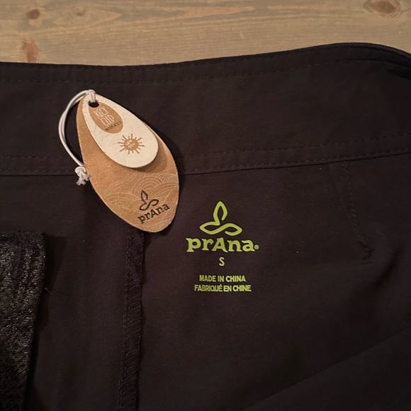 Prana black board shorts - size small - Picture 3 of 3